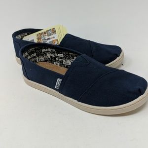 Classic Navy Toms